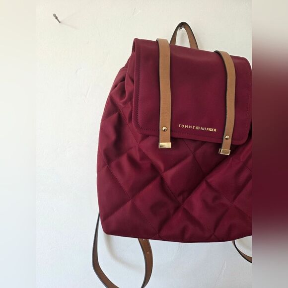 Tommy Hilfigur Amelia Nylon Backpack Burgundy Red Quilted Chic Convertible - Picture 3 of 5